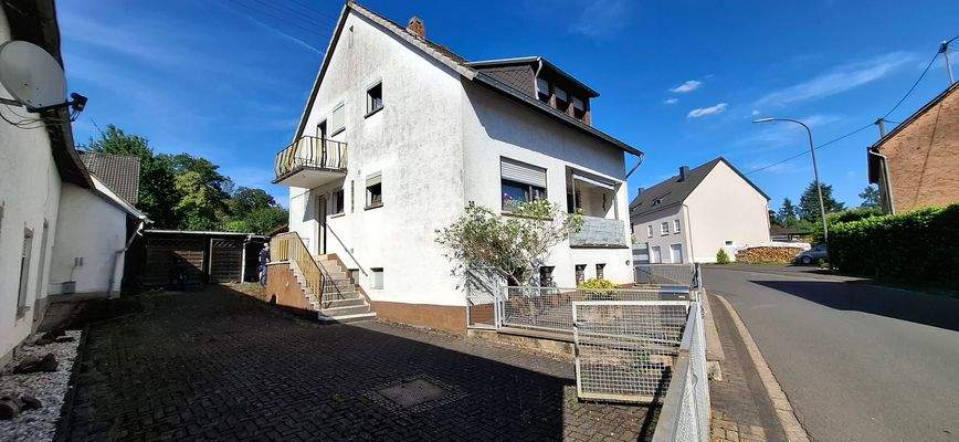 Vorder-und Seitenansicht