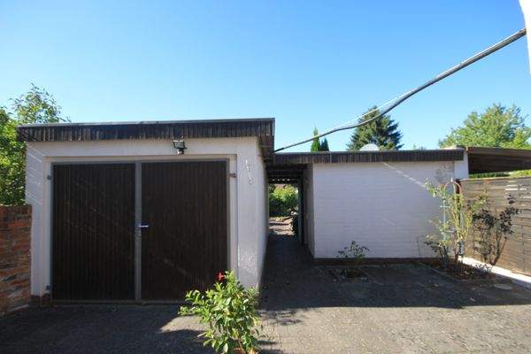 Garage und Nebengebäude