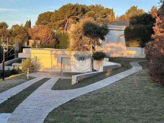 Einfahrt 2 Haupthaus