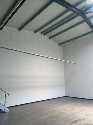 Hallenbau Geschäftsfläche  Lager gross 7.jpg
