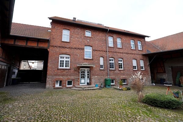 4 - Wohnhaus Hof.JPG