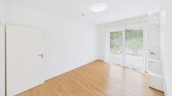 CAM01984G0-PR0514-STILL010