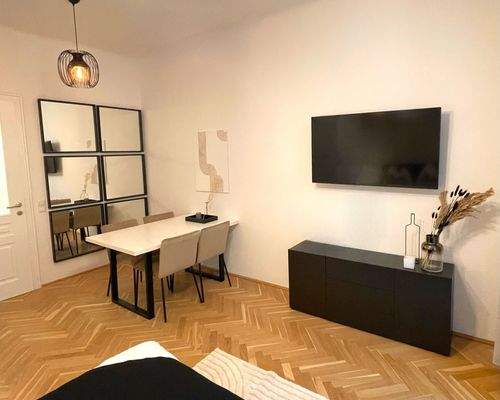 Überblick - Wohn-   Schlafzimmer