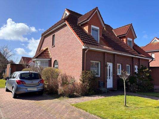 Haushälfte und Stellplatz