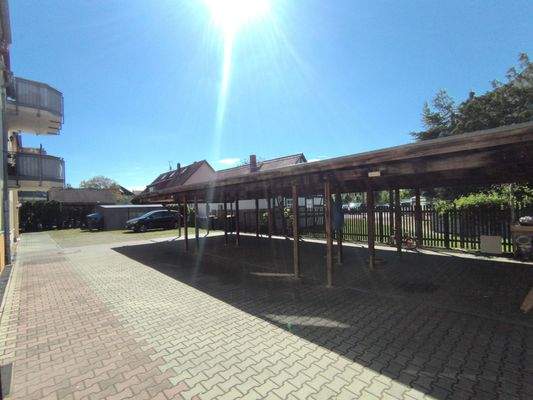 6 Hofanlage mit 6 Carportplätzen.jpg