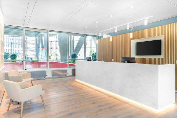 Regus_DoppelX_4977_Hamburg_Germany_Reception.jpg