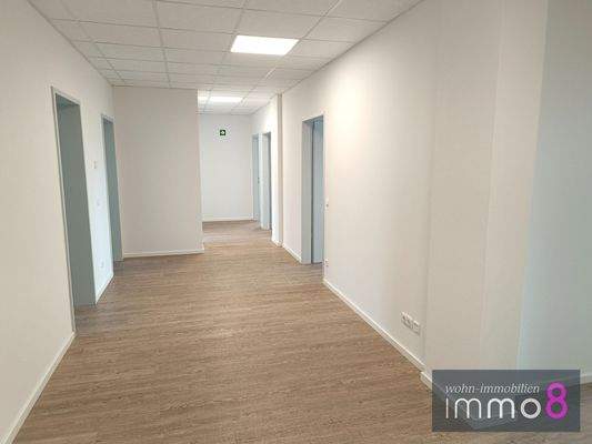 geräumiger Empfangsbereich