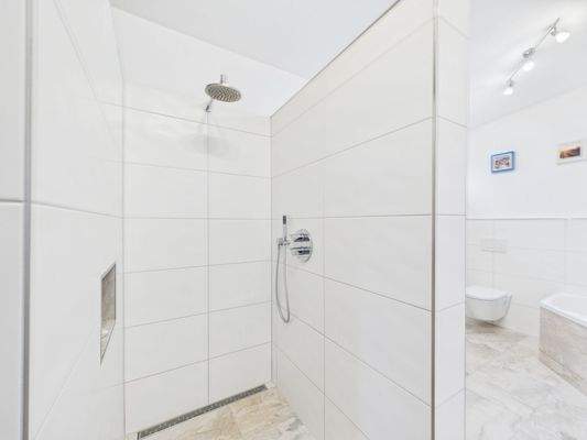 Duschbereich Badezimmer OG