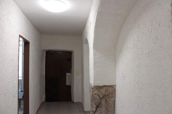 Ausgang von der Gewerbefläche in Richtung Osten zu den Freistellplätzen