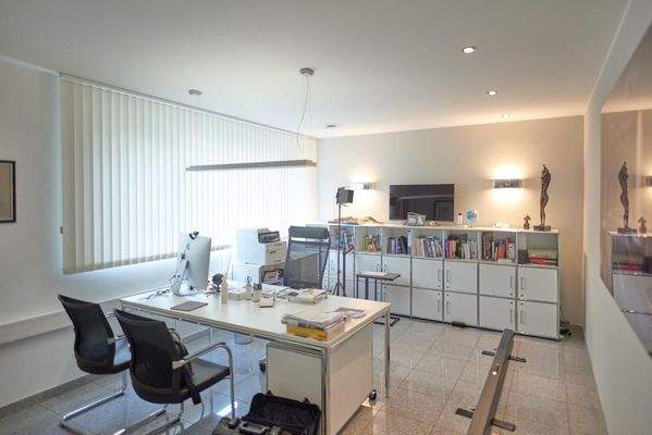 Büro im Erdgeschoss