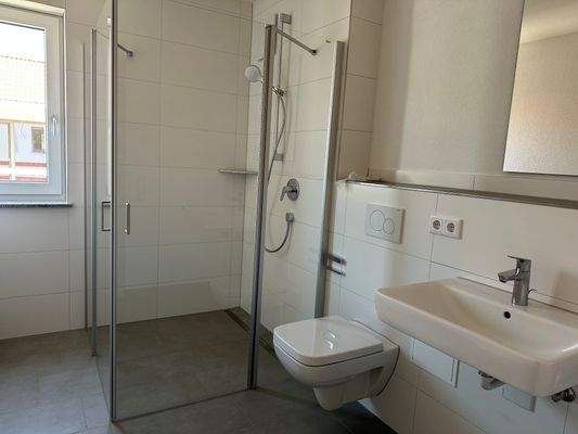 Bad mit Dusche/WC 