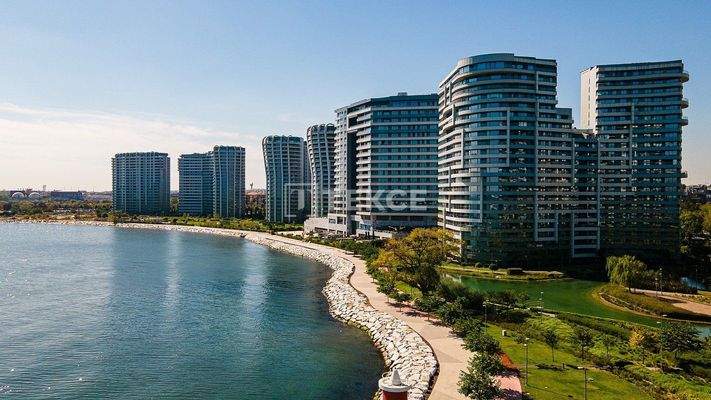 Flats in Complex with Luxury Amenities in İstanbul Bakırköy