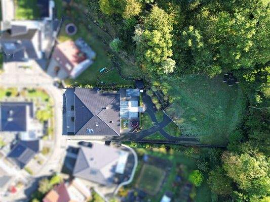 großes Grundstück in Waldrandlage