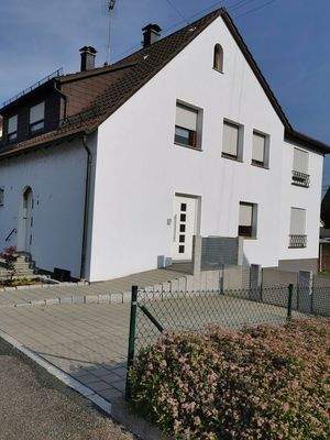 Hauseing. Whg.OG u. Stellplatz