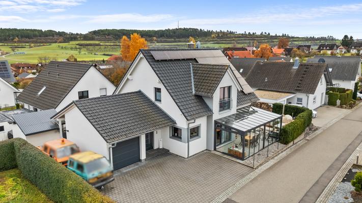 Einfamilienhaus mit Garten