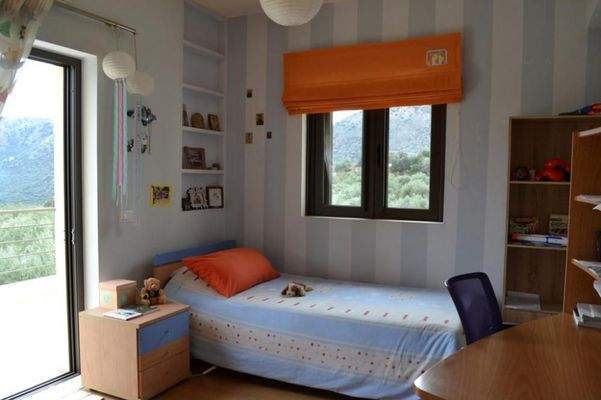 Kreta, Exo Lakonia: 5-Zimmer-Villa mit großem Olivenhain zu verkaufen