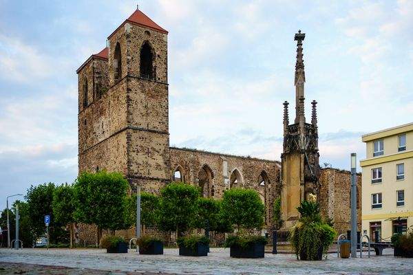 Ruine der 1945 zerstörten Nikolaikirche