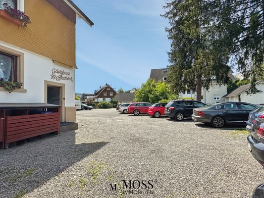 Parkplatz Links 