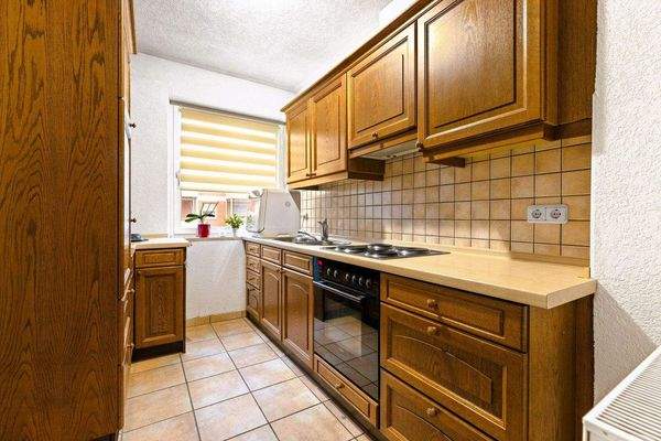 Geräumige Küche mit EBK