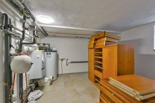 Heizungsraum mit Gas-Zentralheizung (Vaillant)