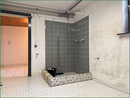 Dusche im Untergeschoss