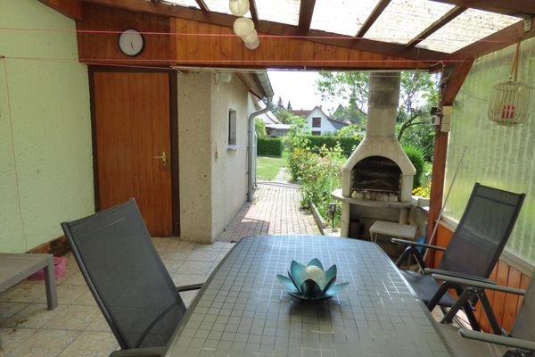 überdachte gemütliche Terrasse, Bild 2