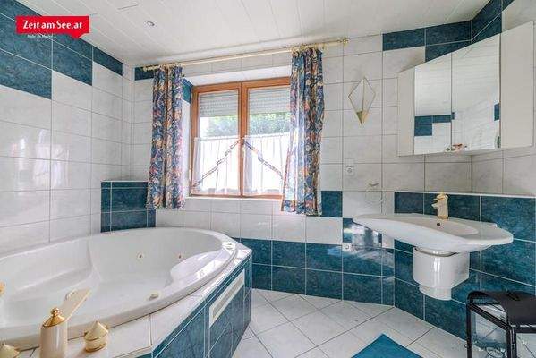 eines der drei Bäder