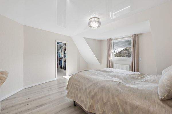 Schlafzimmer mit Ankleide