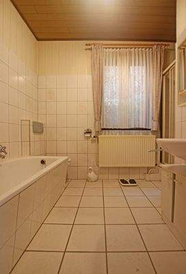 Whg. 1 - Vollbad mit zusätzl. Dusche