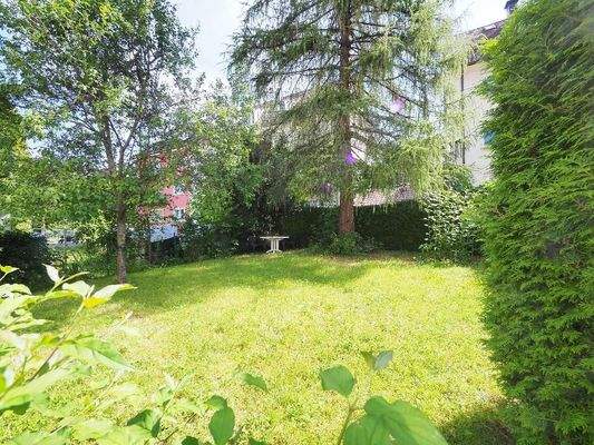 Garten hinter dem Haus