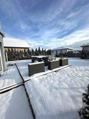 Garten Teilansicht und Terrasse