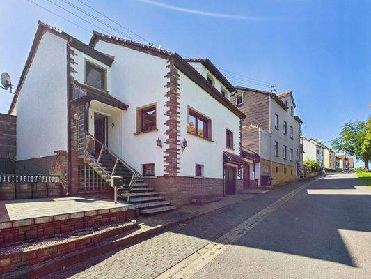 Ein-/ Zweifamilienhaus in Wadgassen