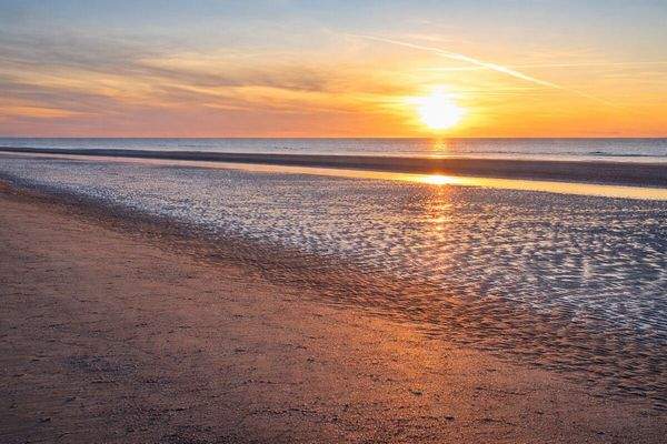 Strand von Juist bei Sonnenuntergang