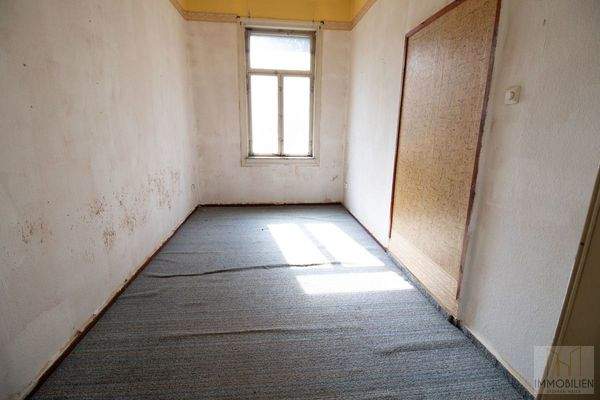 Rechter Eingang - Wohnung OG Zimmer 1