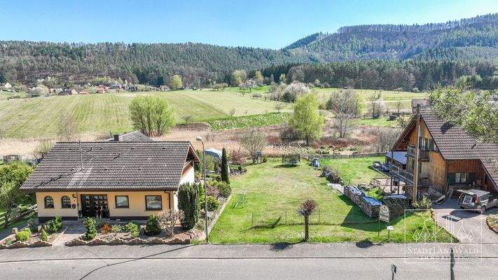 Straßenansicht mit Ausblick