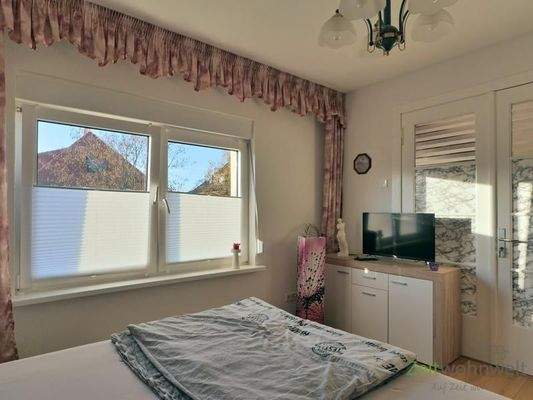 TV im vorderen Schlafzimmer