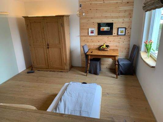 Einzel oder Doppelbett unter dem Podest