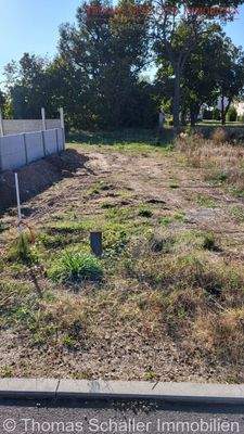 Einfahrt mit Sicht Anschlüsse zur Erschließung 