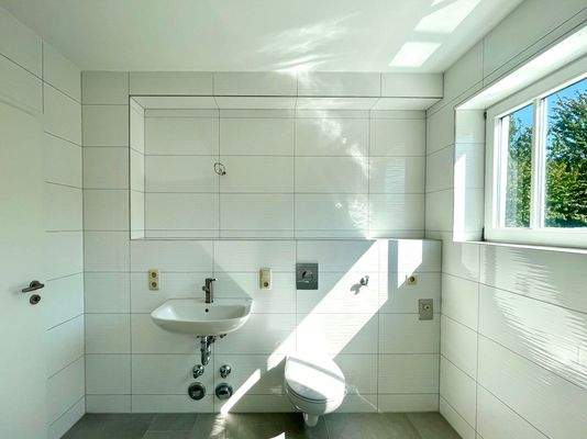 Das neue Badezimmer ist ganz in weiß angelegt worden