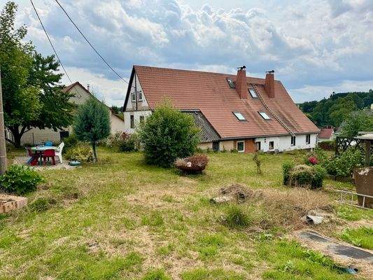 Garten und Hausansicht