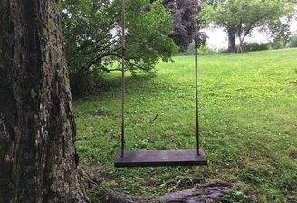 Grundstück mit Schaukel