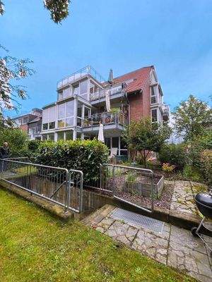 Garten und Hausansicht (Rückseite)