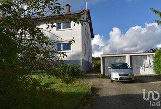 Doppelgarage und Einfahrt