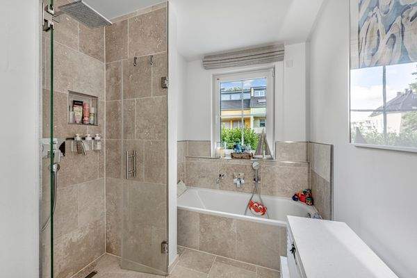 Tageslichtbad en Suite