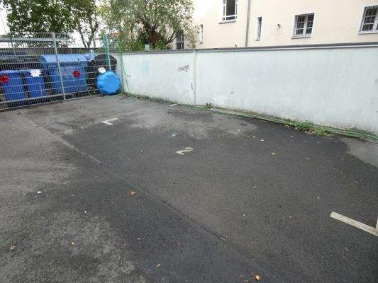 Stellfläche im Innenhof