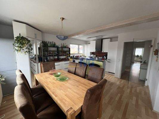 Offene Küche mit Essbereich