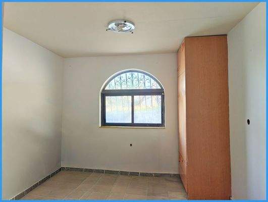 ee156a994e974663a854fe3b4c1da1ba-original