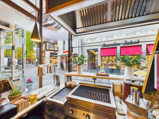 CAM05560G0-PR0026-STILL024