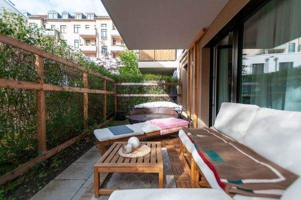 geräumige Terrasse mit Südostausrichtung