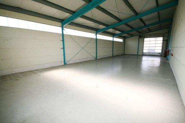 Anlieferungshalle #1.JPG